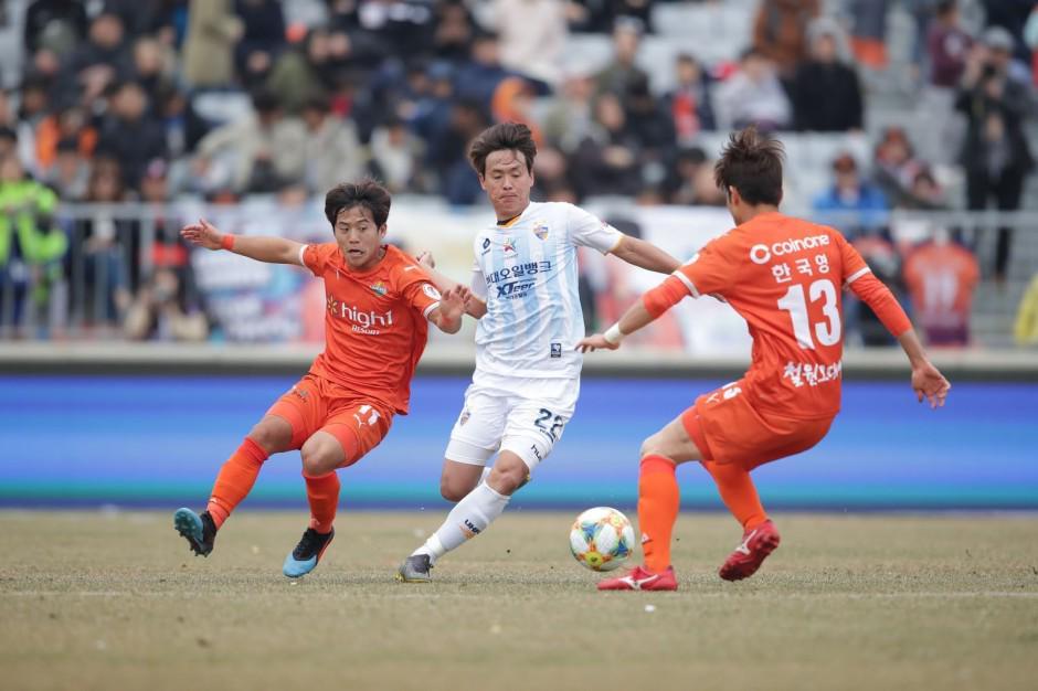 001节奏解析：首尔vs江原近 3 场比赛，进球总在下半场爆发？